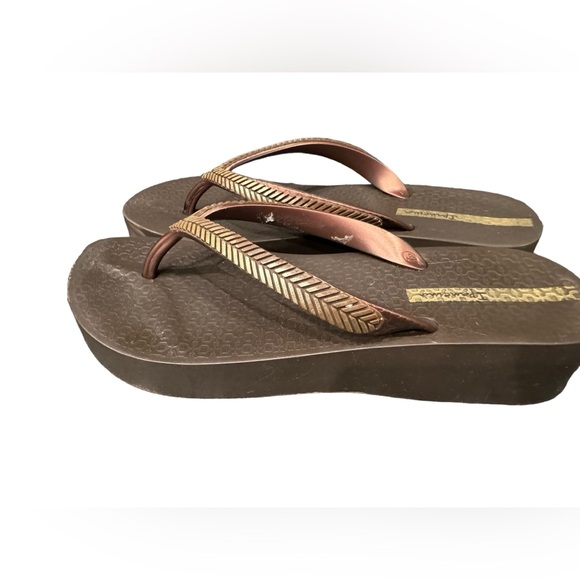 Brown and Gold Ipanema Women’s Flip Flops- size 8 - Picture 3 of 6